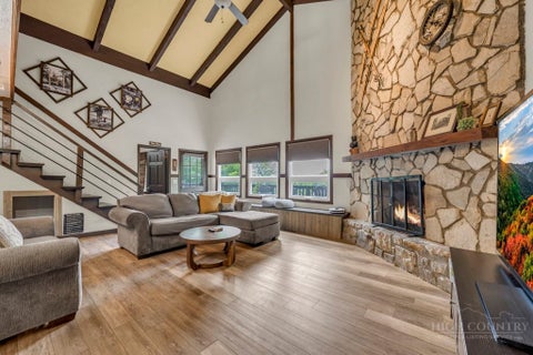 Photo of 106 Kick Turn Lane, Beech Mountain, NC 28604 (MLS # 262671)