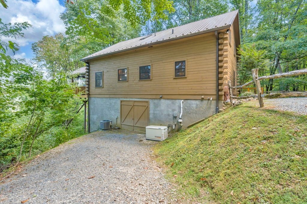 473 Double Knob Road