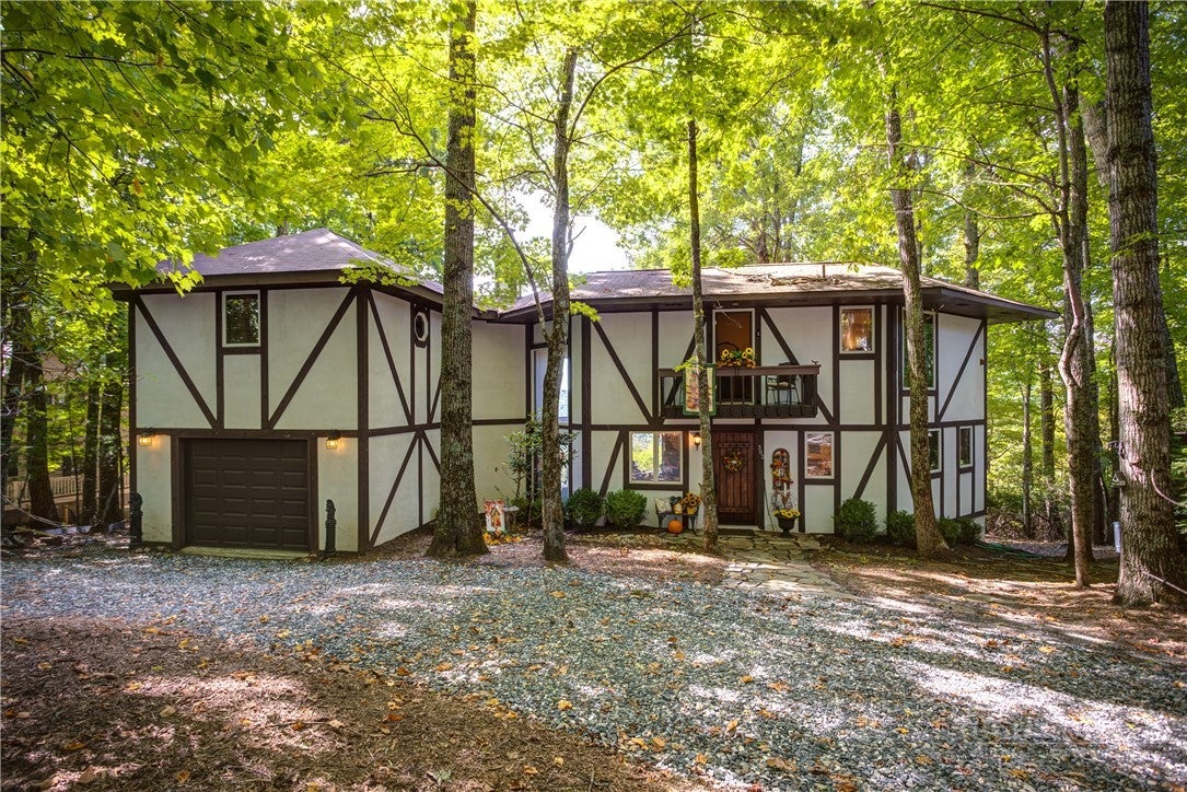 302 Eagle Nest Lane