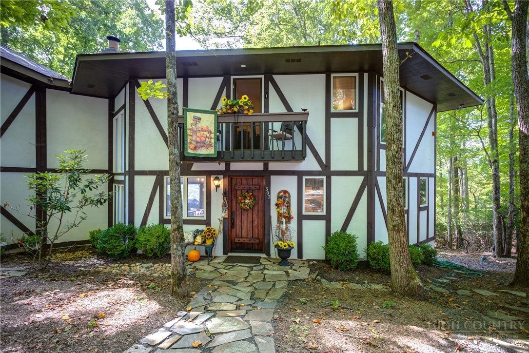 302 Eagle Nest Lane
