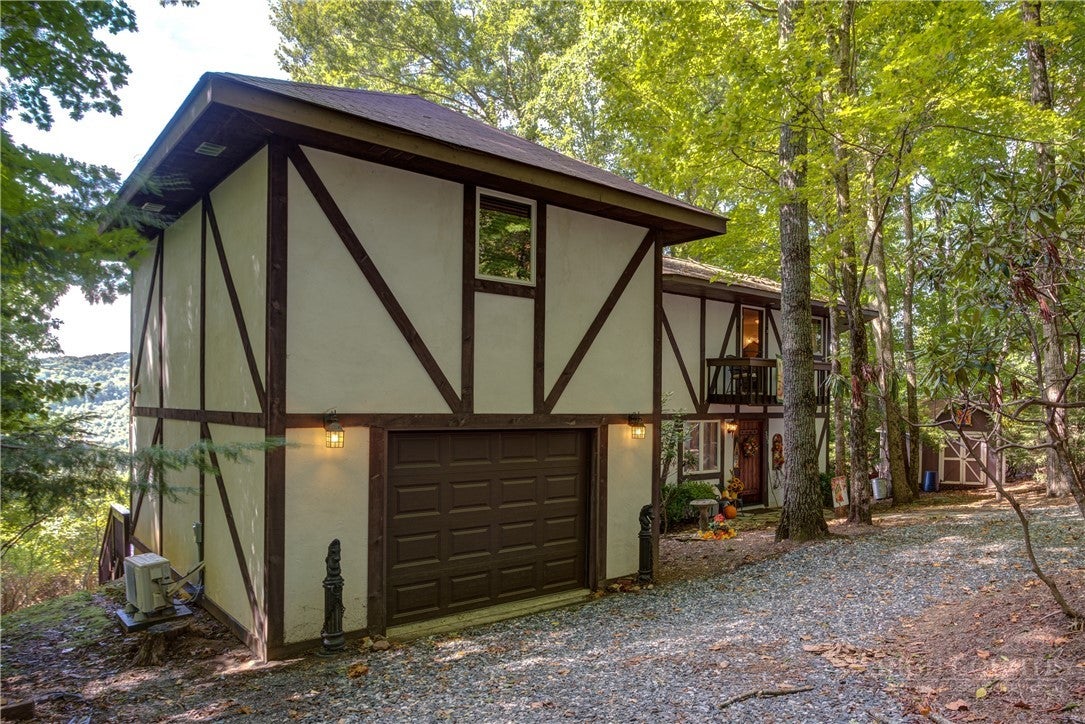 302 Eagle Nest Lane