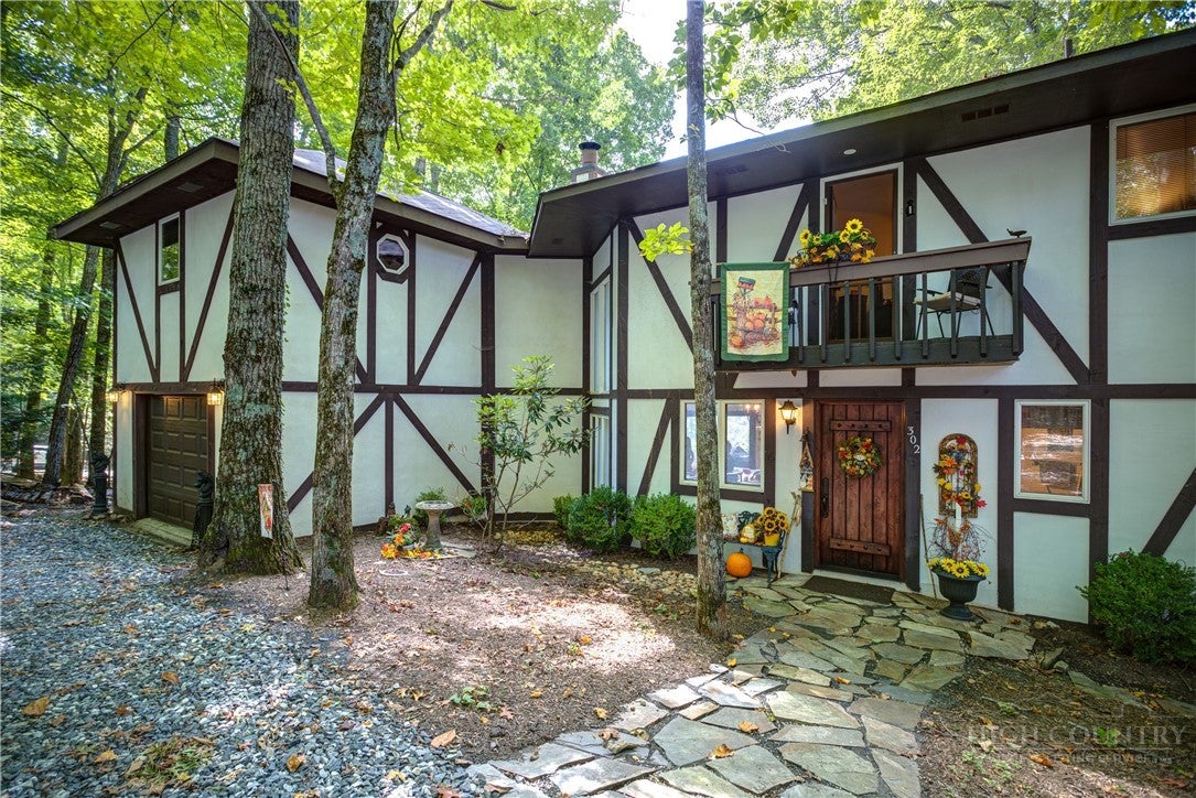 302 Eagle Nest Lane