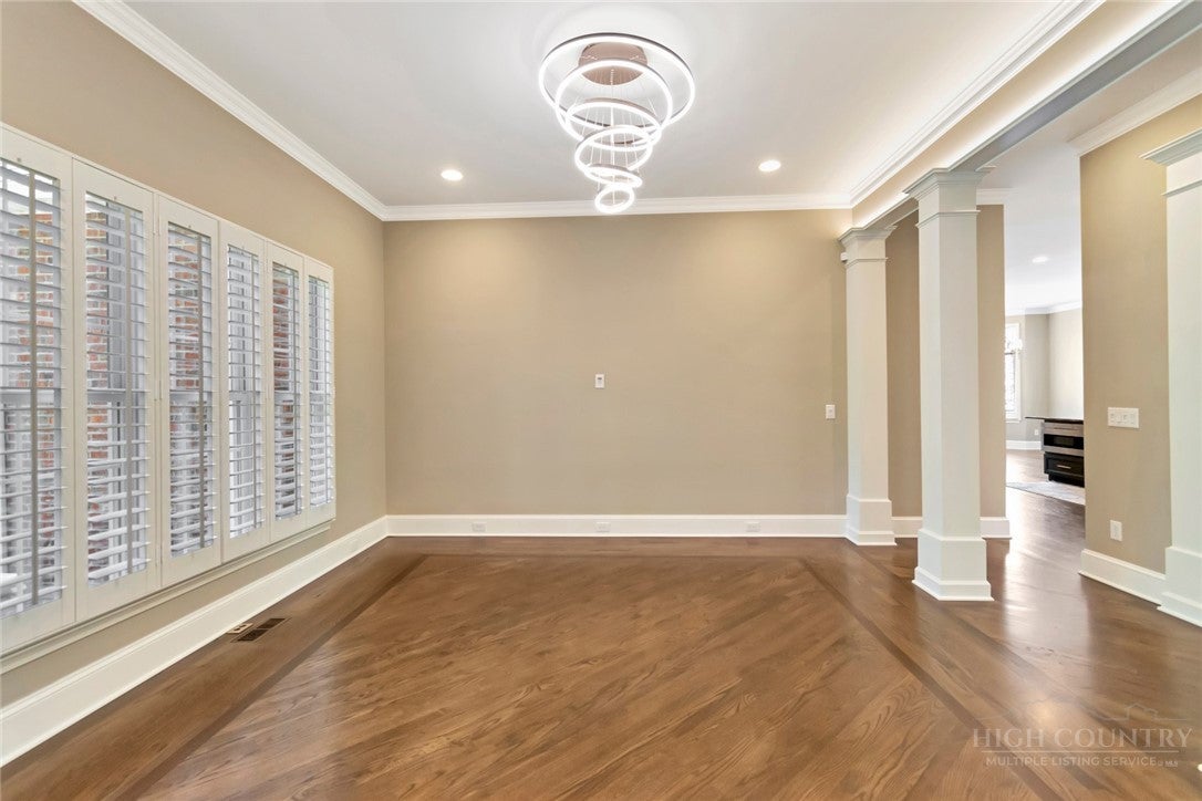 1660 Skyland Drive