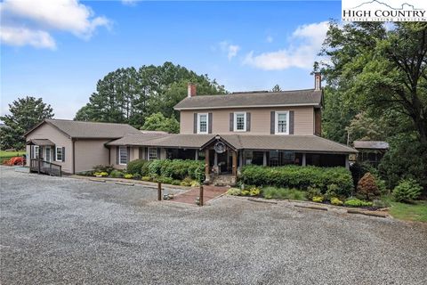 Photo of 1307 Oakridge Farm Highway, Mooresville, NC 28115 (MLS # 258602)