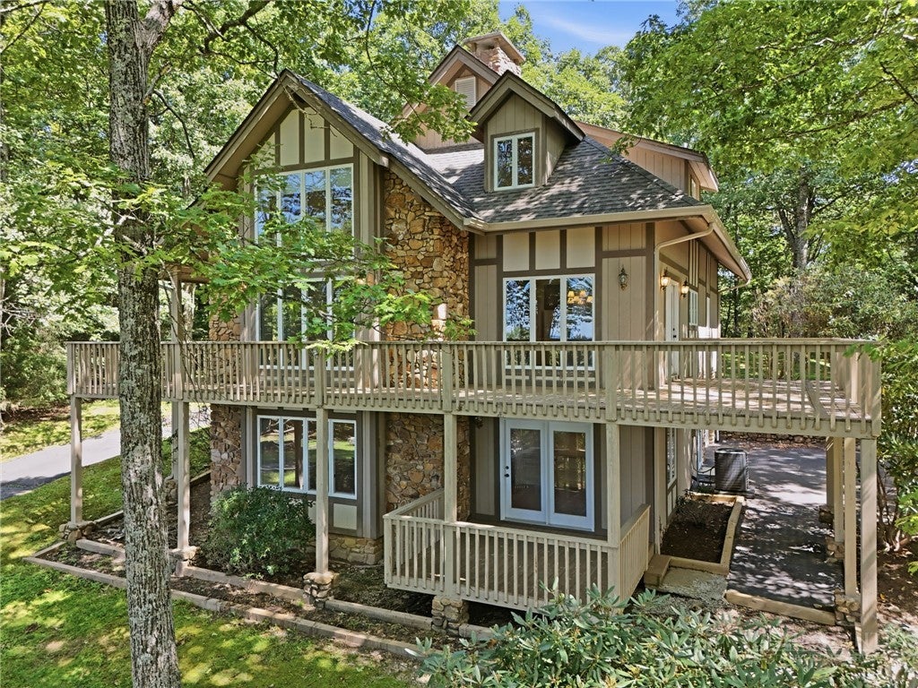 765 Oak Ridge Drive