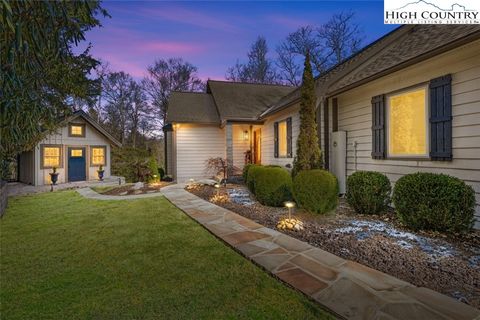 Photo of 129 Valley View Road, Blowing Rock, NC 28605 (MLS # 259700)