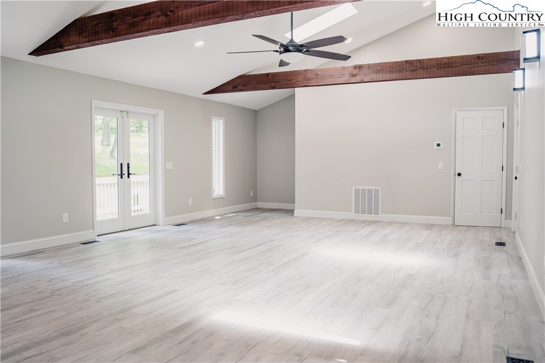 Boone, North Carolina 28607, United States, 4 Bedrooms Bedrooms, ,5 BathroomsBathrooms,Residential,Active,163205