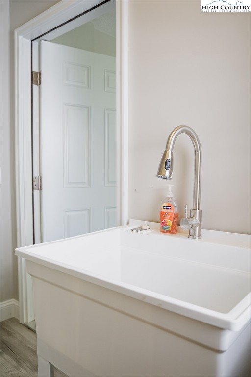 Boone, North Carolina 28607, United States, 4 Bedrooms Bedrooms, ,5 BathroomsBathrooms,Residential,Active,163205