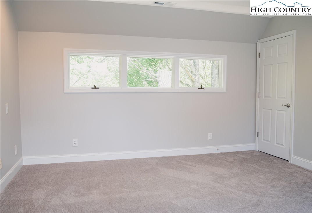 Boone, North Carolina 28607, United States, 4 Bedrooms Bedrooms, ,5 BathroomsBathrooms,Residential,Active,163205