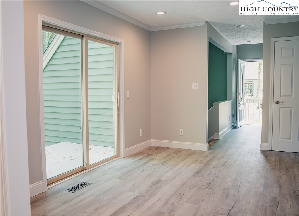 Boone, North Carolina 28607, United States, 4 Bedrooms Bedrooms, ,5 BathroomsBathrooms,Residential,Active,163205