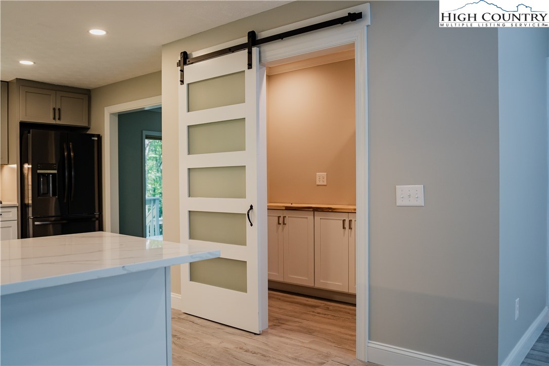 Boone, North Carolina 28607, United States, 4 Bedrooms Bedrooms, ,5 BathroomsBathrooms,Residential,Active,163205