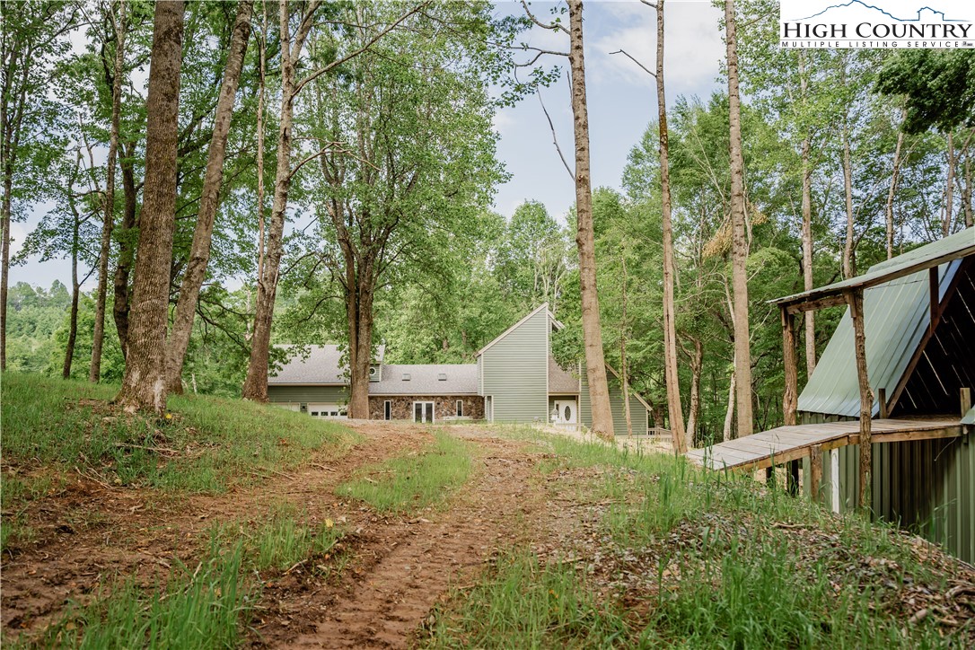 Boone, North Carolina 28607, United States, 4 Bedrooms Bedrooms, ,5 BathroomsBathrooms,Residential,Active,163205