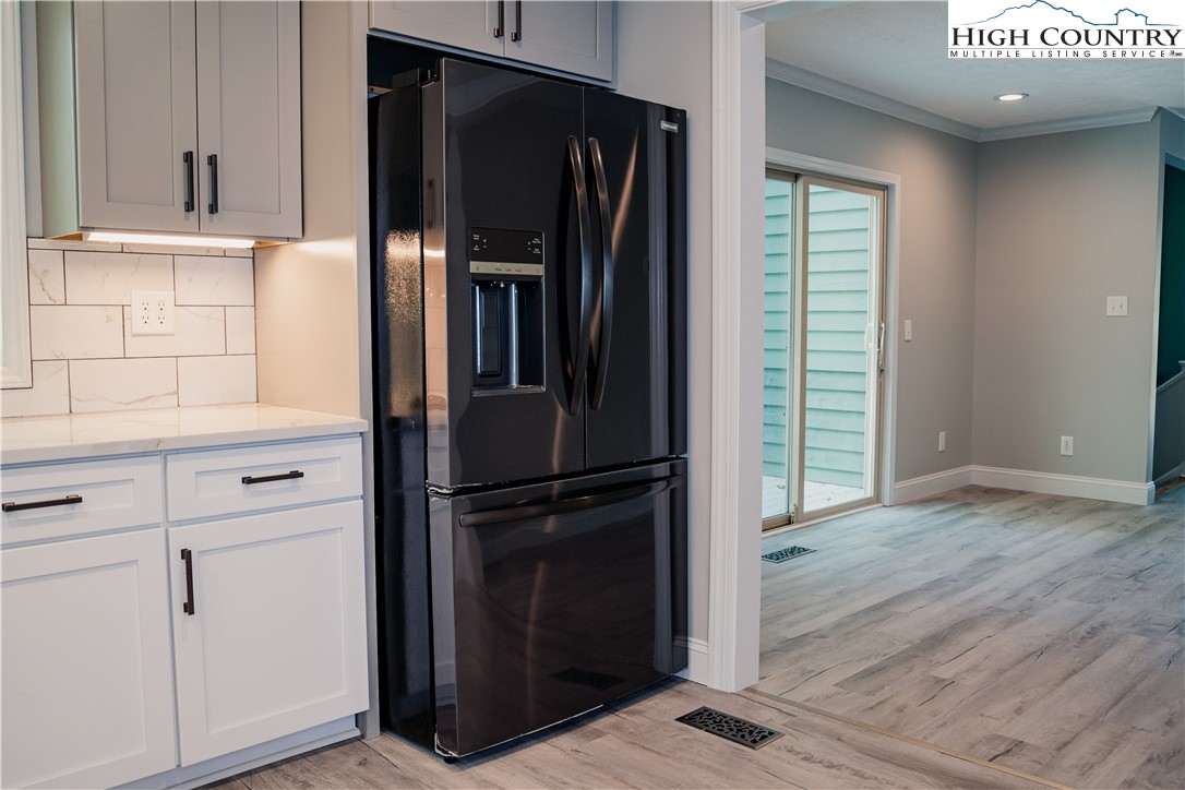 Boone, North Carolina 28607, United States, 4 Bedrooms Bedrooms, ,5 BathroomsBathrooms,Residential,Active,163205