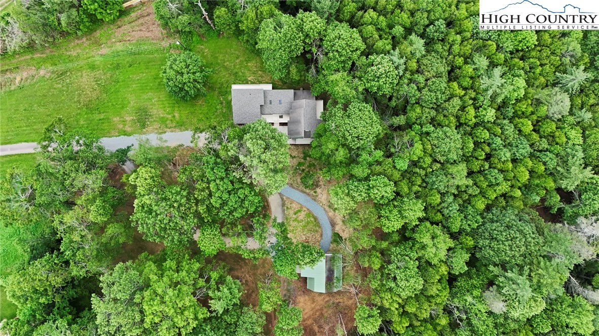 Boone, North Carolina 28607, United States, 4 Bedrooms Bedrooms, ,5 BathroomsBathrooms,Residential,Active,163205