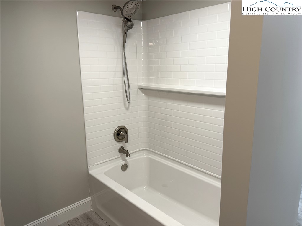 Boone, North Carolina 28607, United States, 4 Bedrooms Bedrooms, ,5 BathroomsBathrooms,Residential,Active,163205