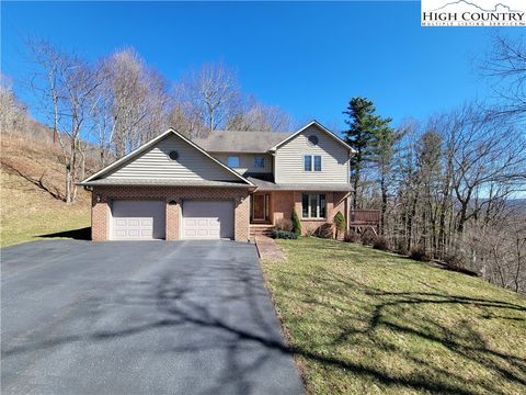 Photo of 272 Maple Ridge Drive, Boone, NC 28607 (MLS # 254373)
