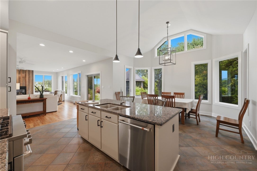 191 Charter Ridge