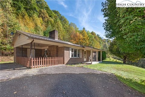 Photo of 4934 Silas Creek Road, Lansing, NC 28643 (MLS # 258423)