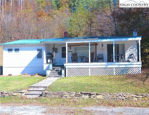Photo of 9752 Old Highway 16 Highway, Crumpler, NC 28617 (MLS # 258725) Photo of 9752 Old Highway 16 Highway, Crumpler, NC 28617 (MLS # 258725)
