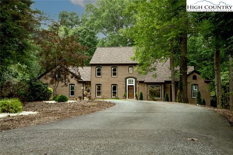 Photo of 455 Old Farms Road, Wilkesboro, NC 28697 (MLS # 255879) Photo of 455 Old Farms Road, Wilkesboro, NC 28697 (MLS # 255879)
