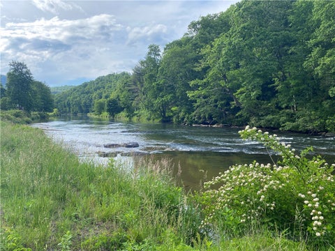 Photo of 2172 Hartzog Ford Road, West Jefferson, NC 28694 (MLS # 262511)