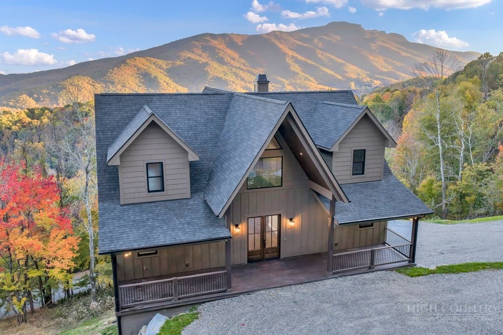 808 Chestnut Ridge Trail
