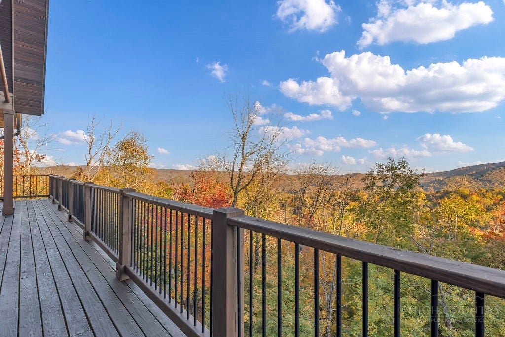 808 Chestnut Ridge Trail