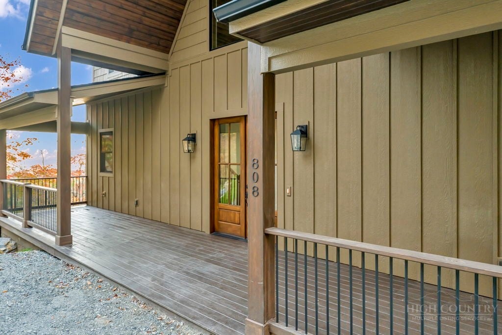 808 Chestnut Ridge Trail
