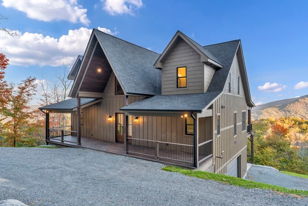 808 Chestnut Ridge Trail