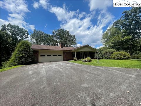 Photo of 125 Birchtree Lane, Boone, NC 28607 (MLS # 251573)