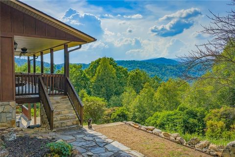 Photo of 605 Valley View Drive, Purlear, NC 28665 (MLS # 262561)