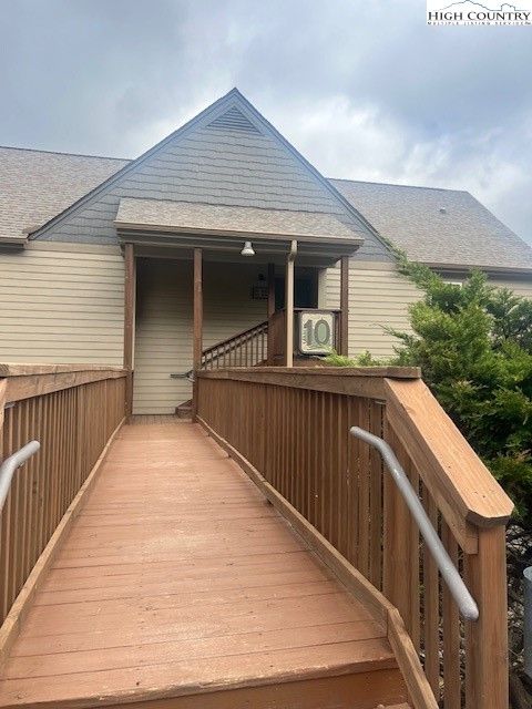 Photo of 110 Sugar Ski Drive #10-201, Sugar Mountain, NC 28604 (MLS # 254868)