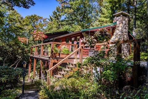 Photo of 118 Butternut Lane, Newland, NC 28657 (MLS # 264747)