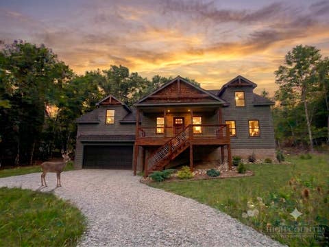 Homes For Sale - 102 Snowplow Lane<br/> Watauga County, Beech Mountain, NC 28604