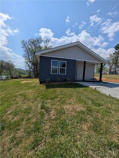 Photo of 68 Estep Street, Sparta, NC 28675 (MLS # 261501)