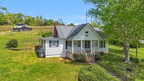 Photo of 2284 Idlewild Road, West Jefferson, NC 28694 (MLS # 261608)