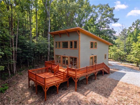 Photo of 240 Galax Circle, Blowing Rock, NC 28605 (MLS # 263914)