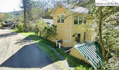 Photo of 232 Cole Hollow Road, Newland, NC 28657 (MLS # 255993) Photo of 232 Cole Hollow Road, Newland, NC 28657 (MLS # 255993)
