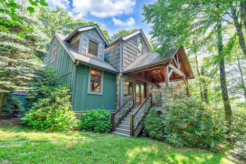 Photo of 324 Chickasaw Trail, Blowing Rock, NC 28605 (MLS # 261673)