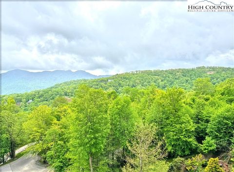 Photo of 164 Ridgeline Drive #21B, Sugar Mountain, NC 28604 (MLS # 255885)