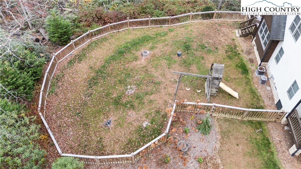 Newland, North Carolina 28657, United States, 3 Bedrooms Bedrooms, ,3 BathroomsBathrooms,Residential,Active,117643