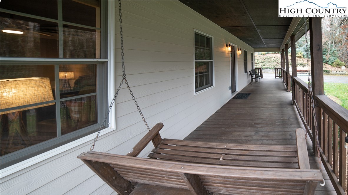 Newland, North Carolina 28657, United States, 3 Bedrooms Bedrooms, ,3 BathroomsBathrooms,Residential,Active,117643