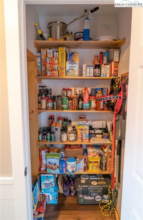 Newland, North Carolina 28657, United States, 3 Bedrooms Bedrooms, ,3 BathroomsBathrooms,Residential,Active,117643