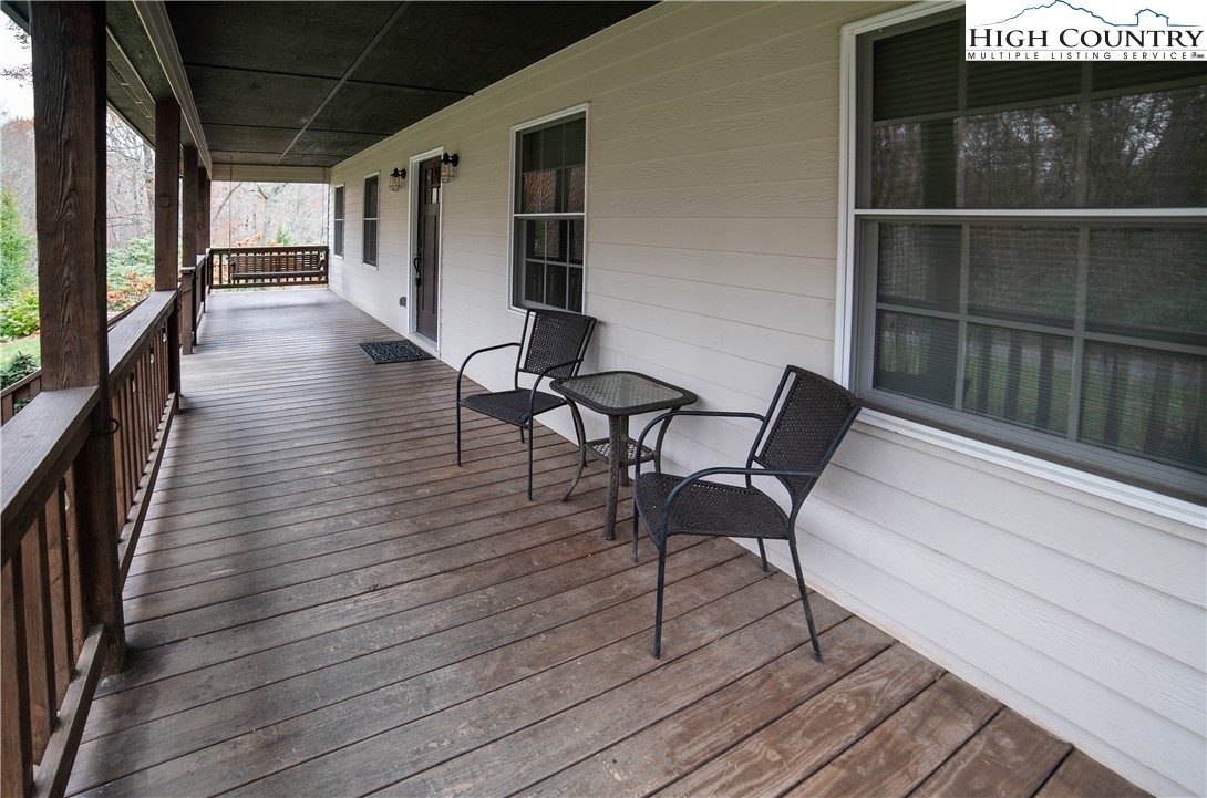 Newland, North Carolina 28657, United States, 3 Bedrooms Bedrooms, ,3 BathroomsBathrooms,Residential,Active,117643