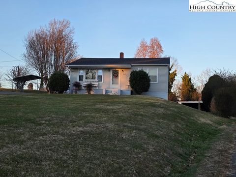 Photo of 1615 Brushy Mountain Road, Wilkesboro, NC 28697 (MLS # 259407)