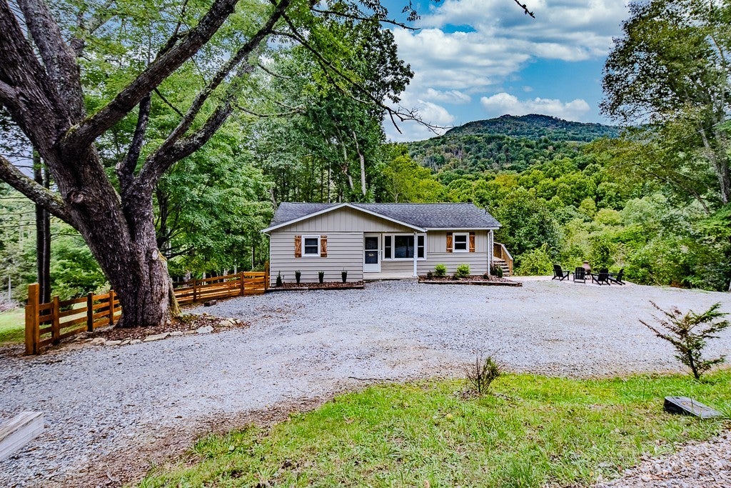 569 Klonteska Drive