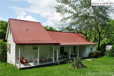 Photo of 429 Joe Farthing Road, Sugar Grove, NC 28679 (MLS # 219268)