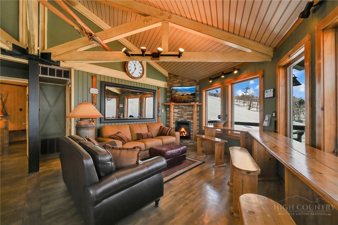141 skiloft Road
