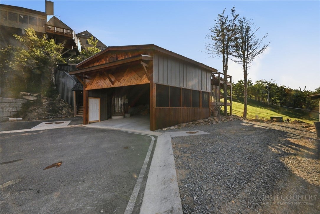 141 skiloft Road