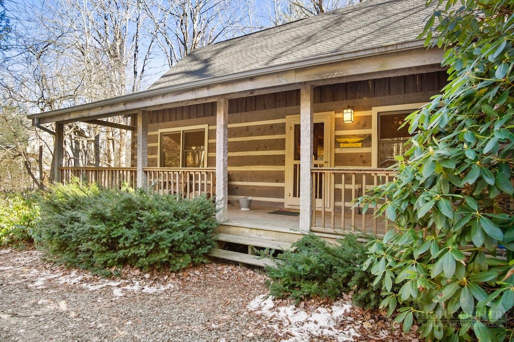 326 Hawks Lake Drive